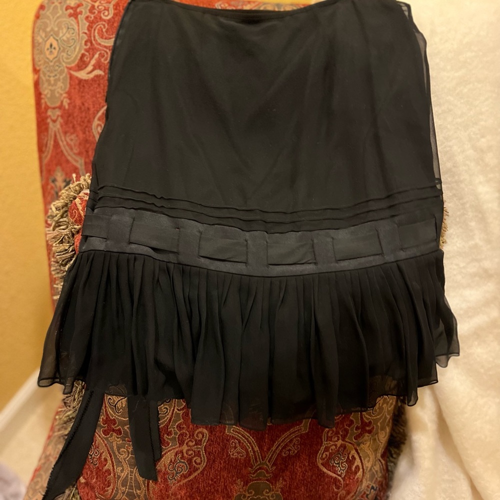 Elie Tahari skirt in new condition, small, and black color.